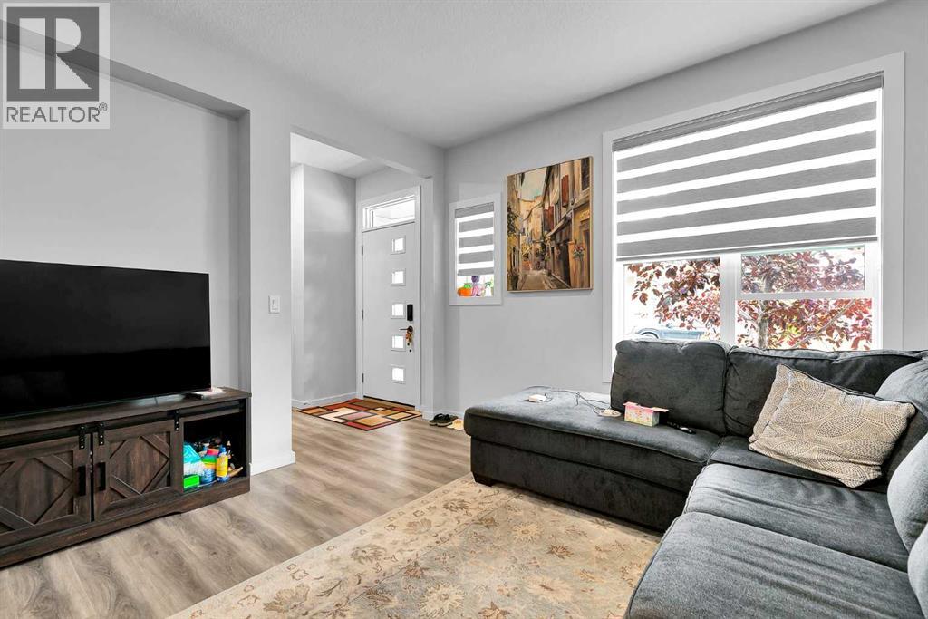 273 Lucas Avenue NW, Calgary, Alberta  T3P 1S3 - Photo 4 - A2337381