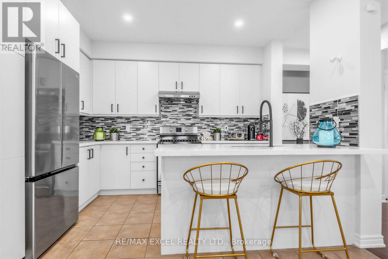 43 Pearl Lake Road, Markham, Ontario  L6B 0X3 - Photo 12 - N13696576