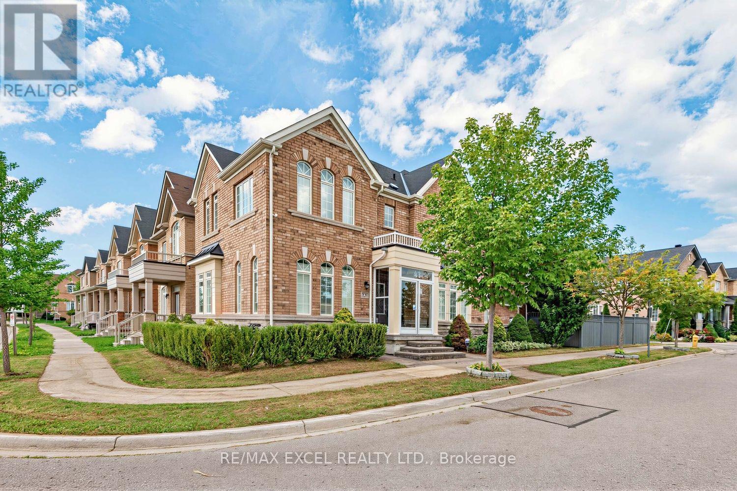 43 Pearl Lake Road, Markham, Ontario  L6B 0X3 - Photo 2 - N13696576