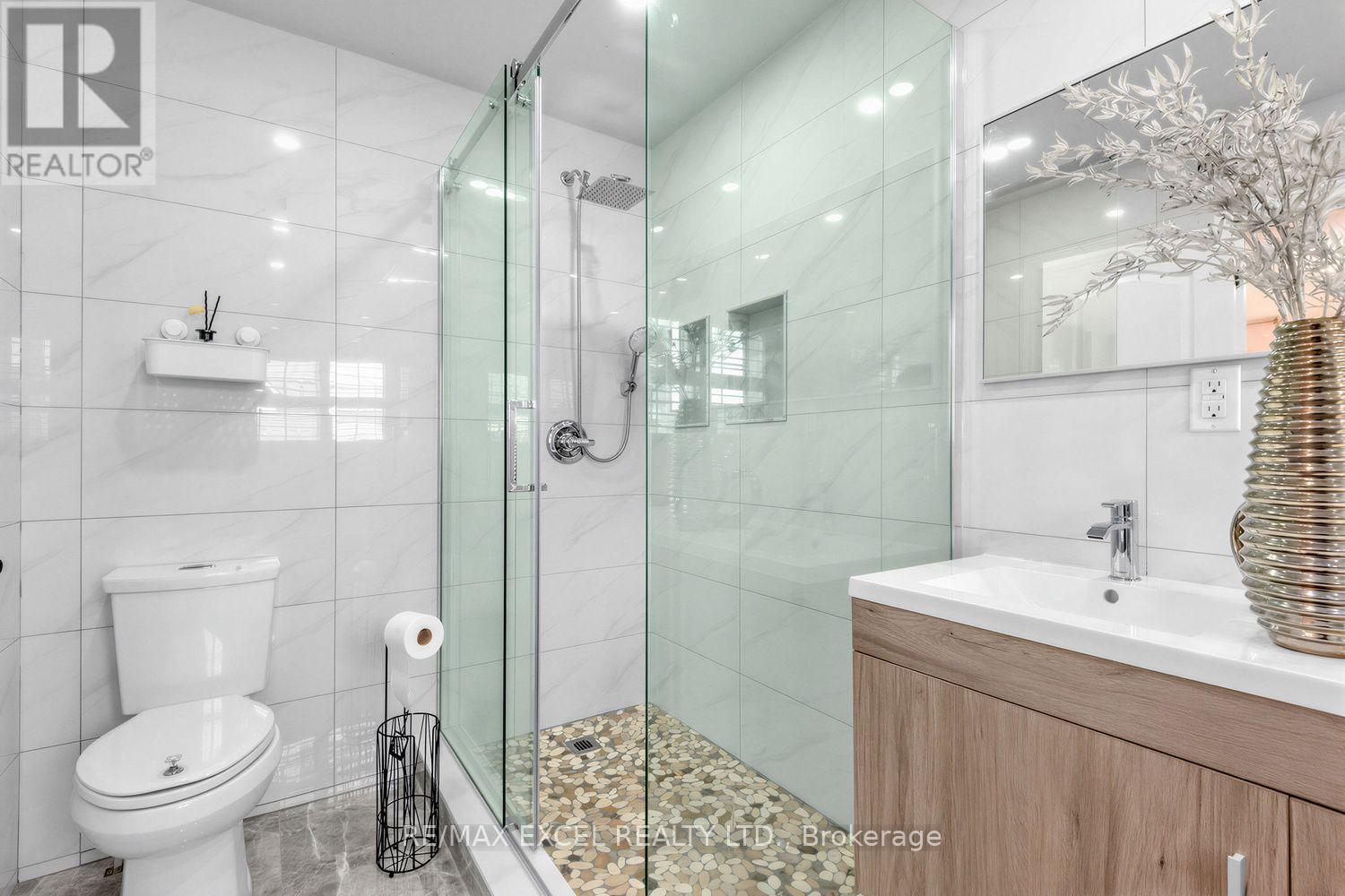 43 Pearl Lake Road, Markham, Ontario  L6B 0X3 - Photo 23 - N13696576