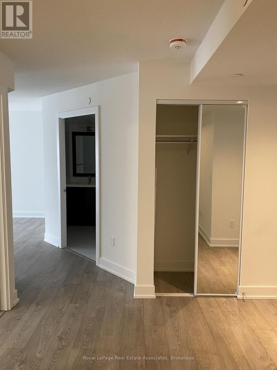 603 - 7 Mabelle Avenue, Toronto, Ontario  M5T 0C9 - Photo 4 - W13696476