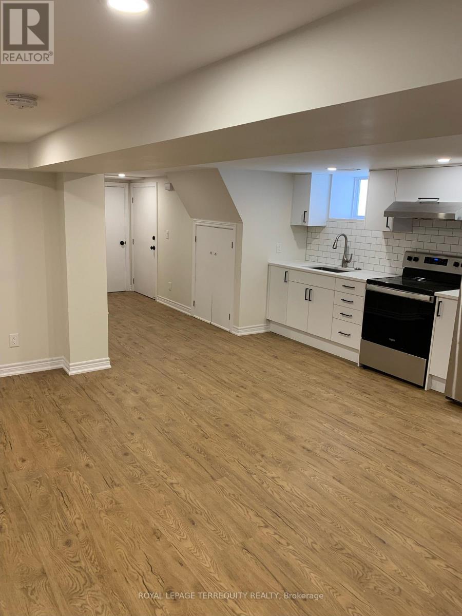 Lower - 1527 Dufferin Street, Toronto, Ontario  M6H 3L5 - Photo 5 - W13696524