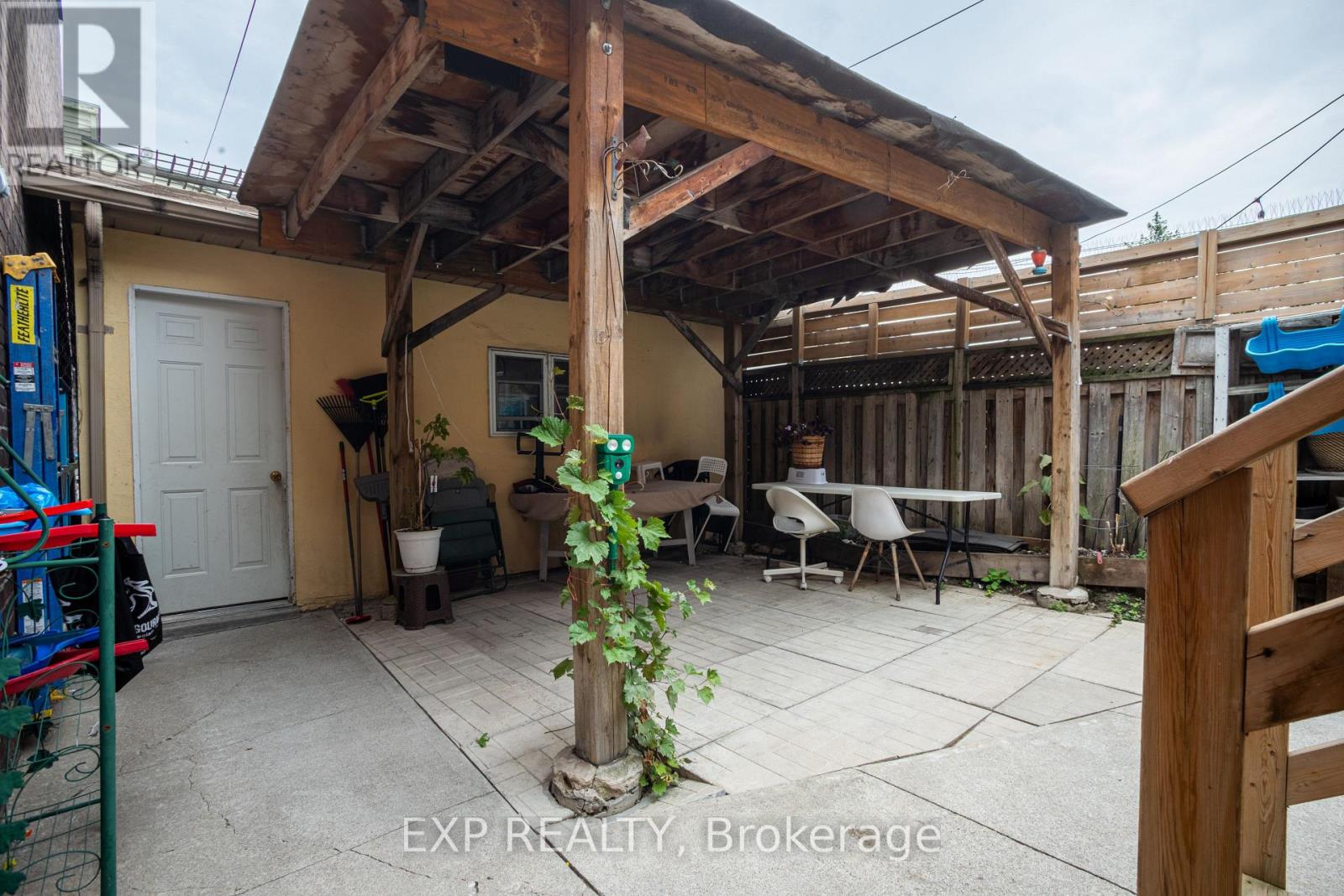 971 Lansdowne Avenue, Toronto, Ontario  M6H 3Z5 - Photo 16 - W13696558