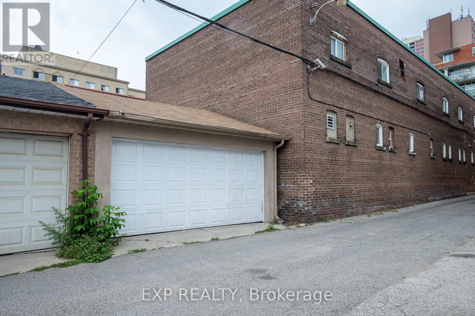 971 Lansdowne Avenue, Toronto, Ontario  M6H 3Z5 - Photo 2 - W13696558