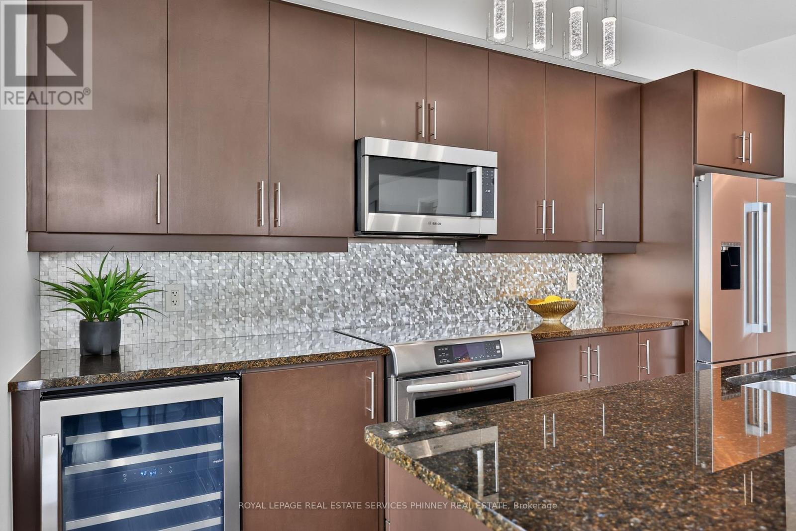 1705 - 1 Hurontario Street, Mississauga, Ontario  L5G 0A3 - Photo 13 - W13696568