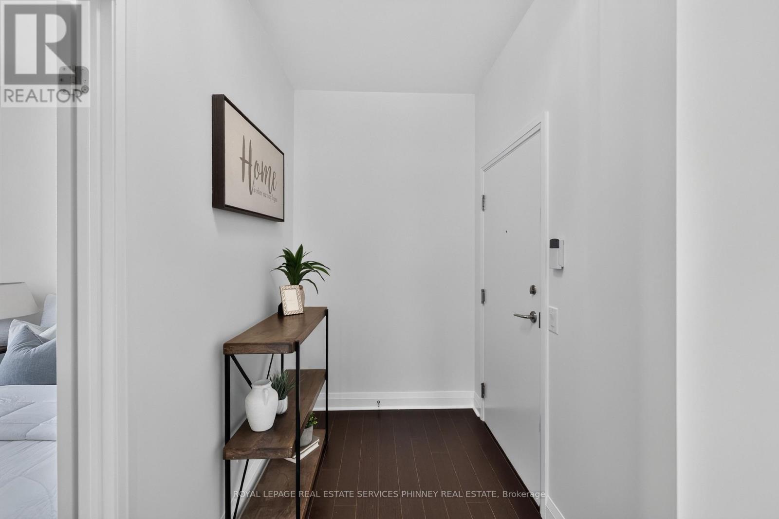 1705 - 1 Hurontario Street, Mississauga, Ontario  L5G 0A3 - Photo 4 - W13696568