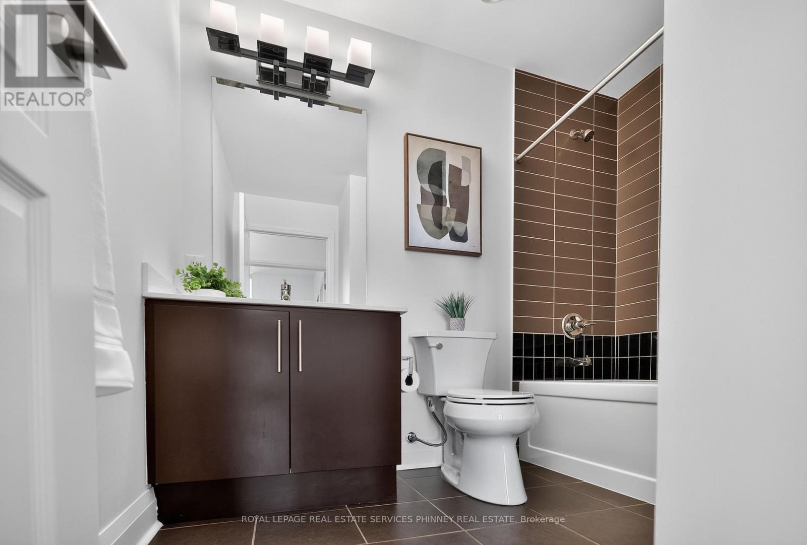 1705 - 1 Hurontario Street, Mississauga, Ontario  L5G 0A3 - Photo 8 - W13696568