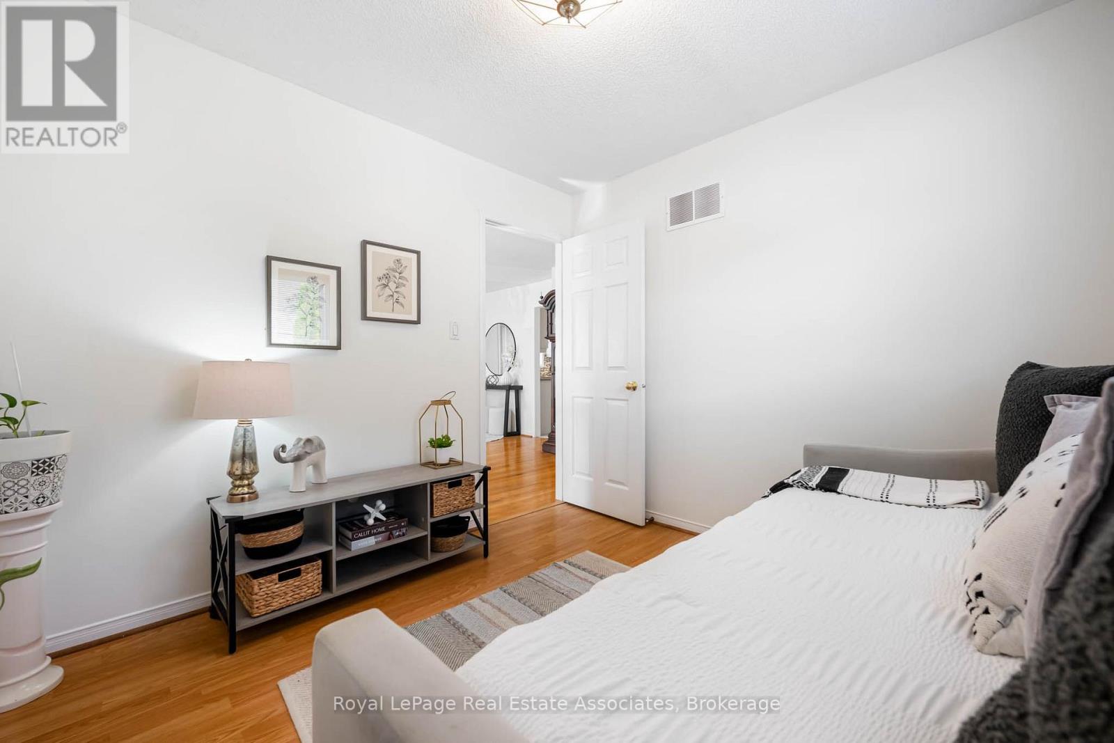 5581 Wheatland Court, Mississauga, Ontario  L5V 2E4 - Photo 27 - W13696590