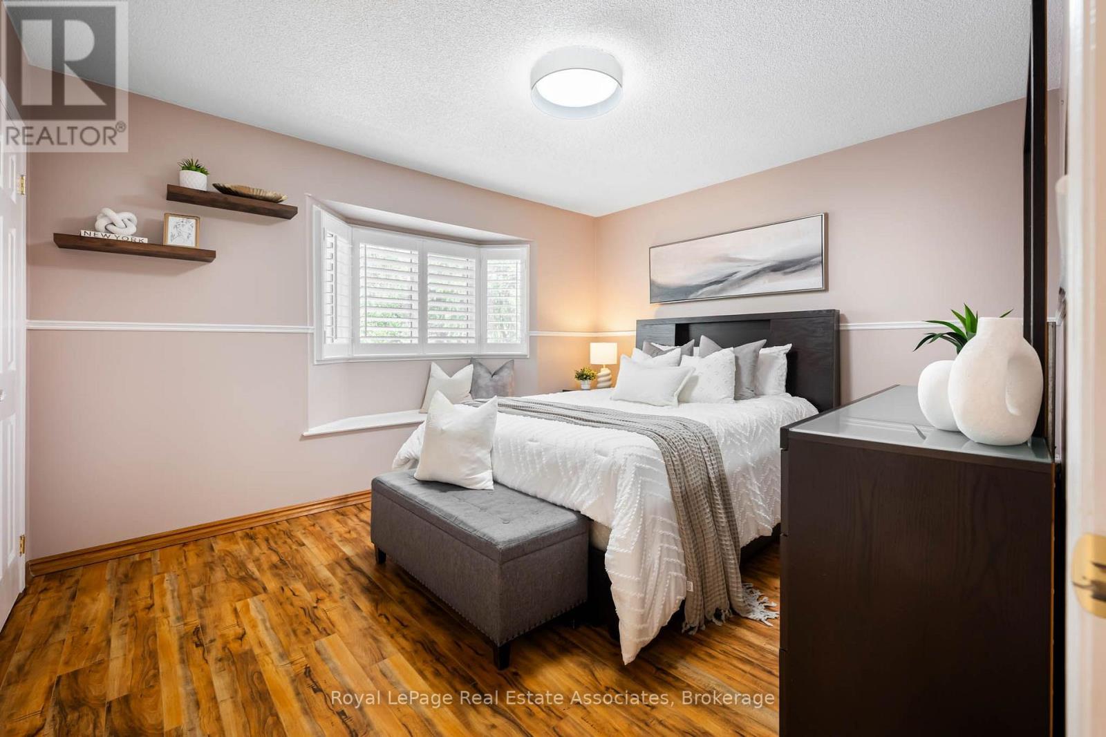 5581 Wheatland Court, Mississauga, Ontario  L5V 2E4 - Photo 37 - W13696590