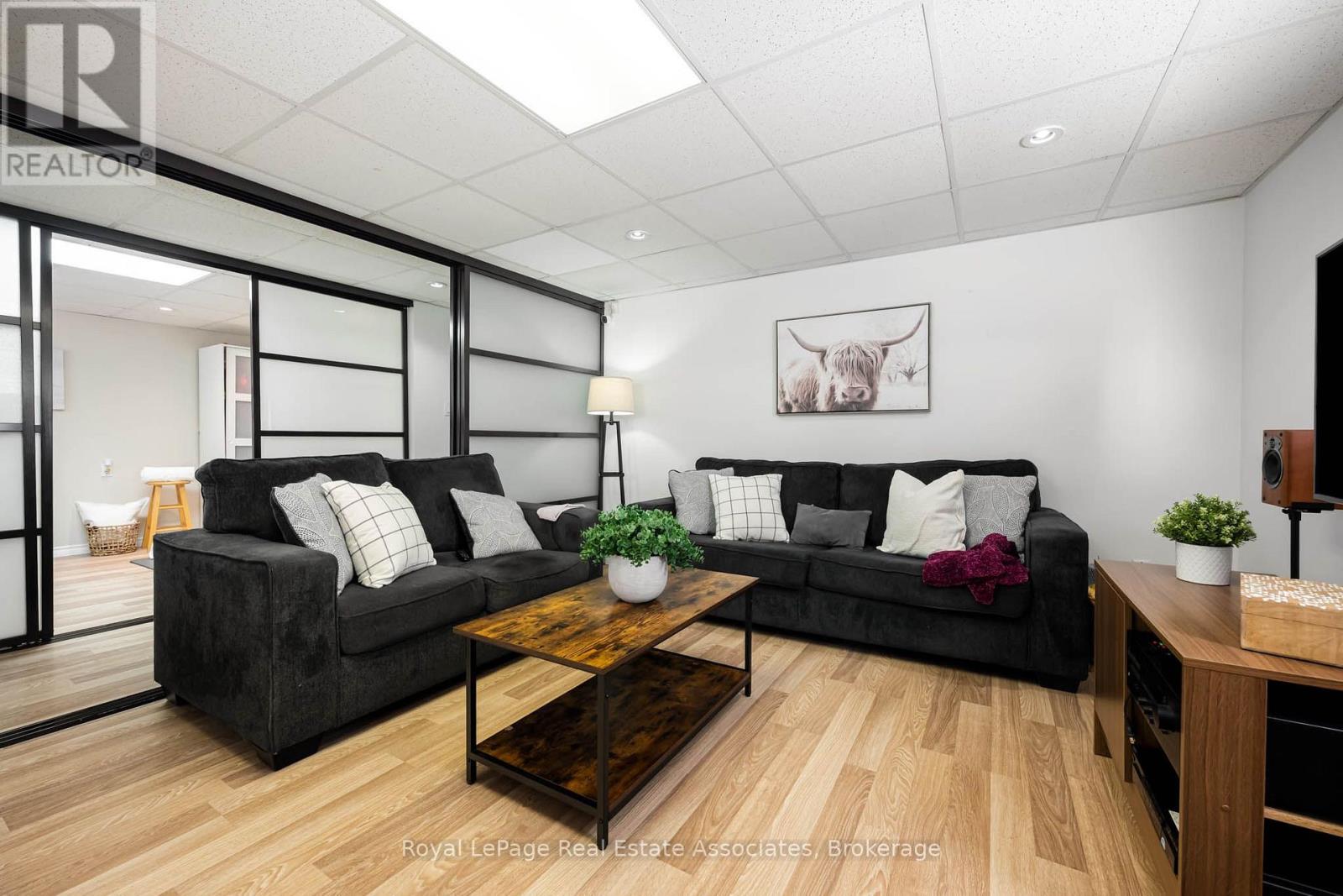 5581 Wheatland Court, Mississauga, Ontario  L5V 2E4 - Photo 50 - W13696590