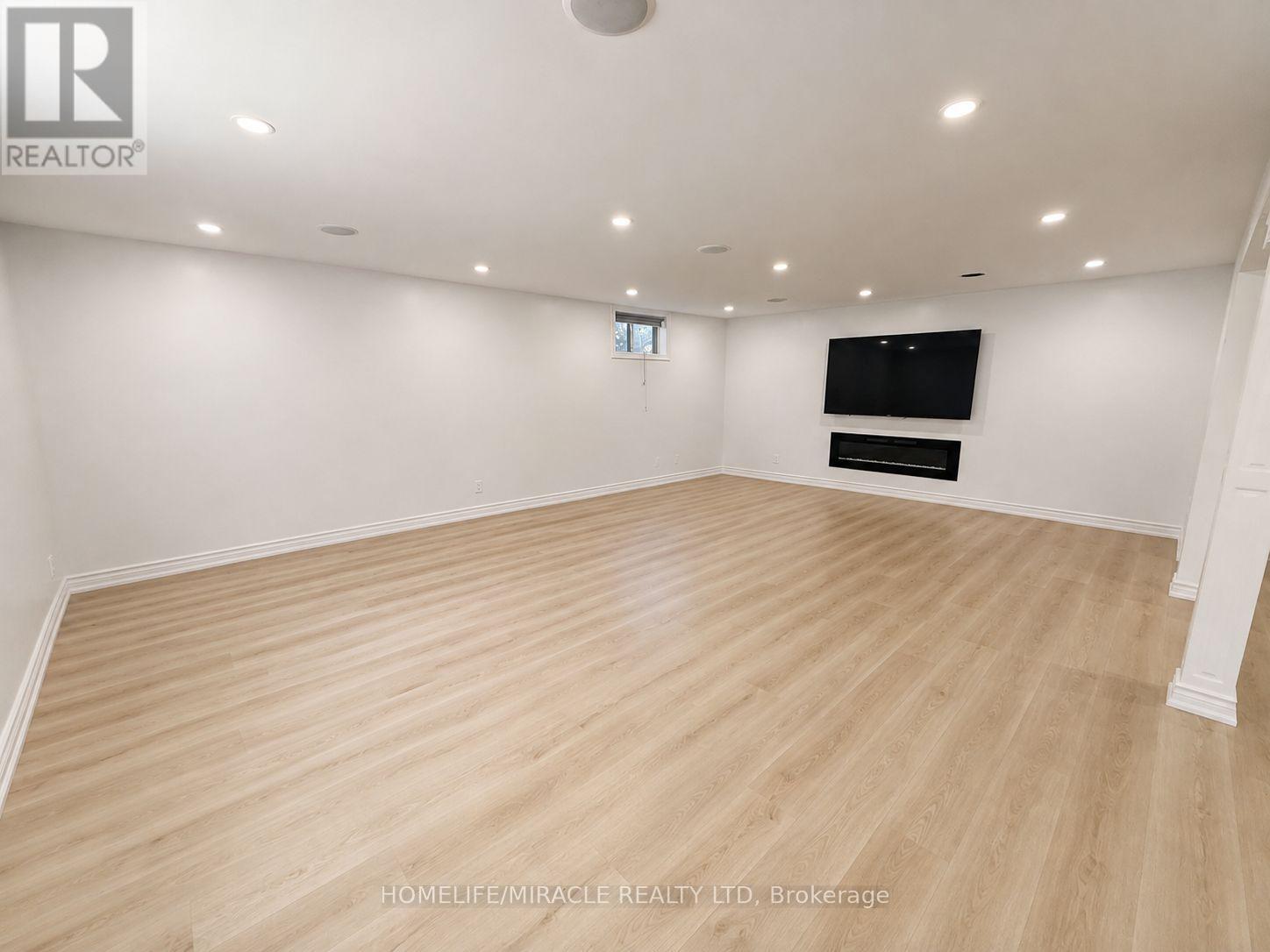 23 Brussels Street, Toronto, Ontario  M8Y 1H2 - Photo 2 - W13696624
