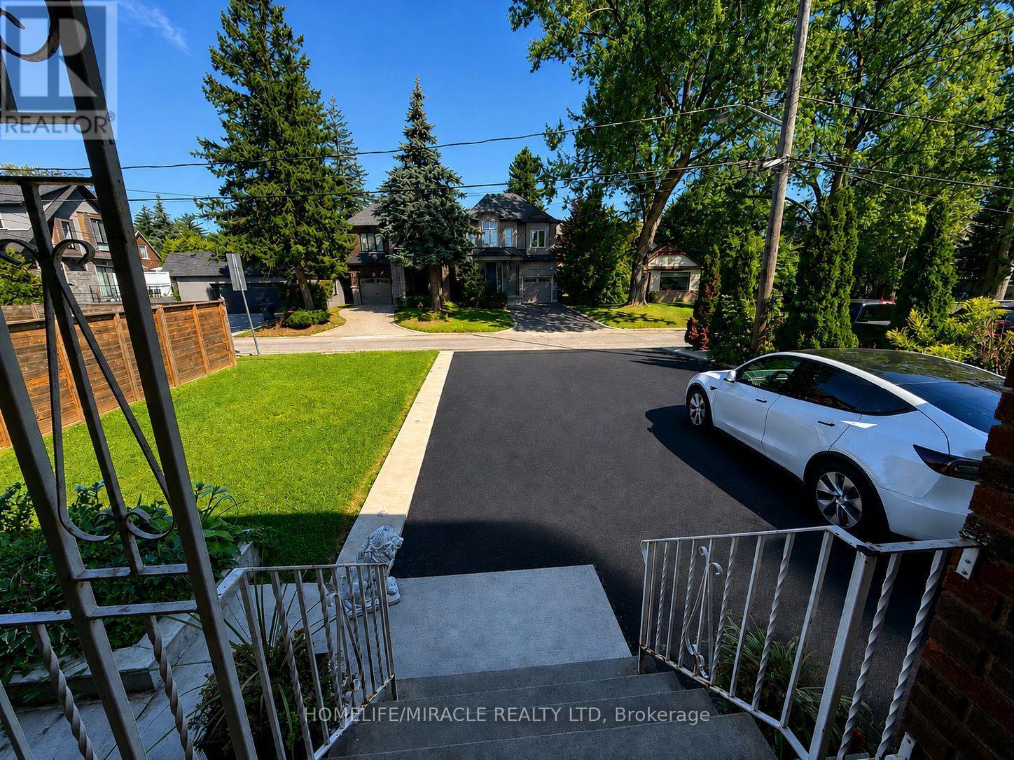 23 Brussels Street, Toronto, Ontario  M8Y 1H2 - Photo 6 - W13696624