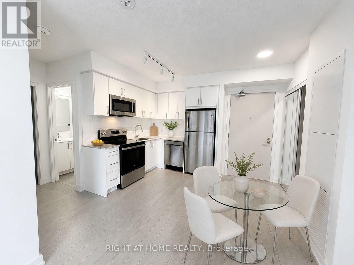 1522 - 4010 Eglinton Avenue W, Toronto, Ontario  M9A 0G5 - Photo 3 - W13696636