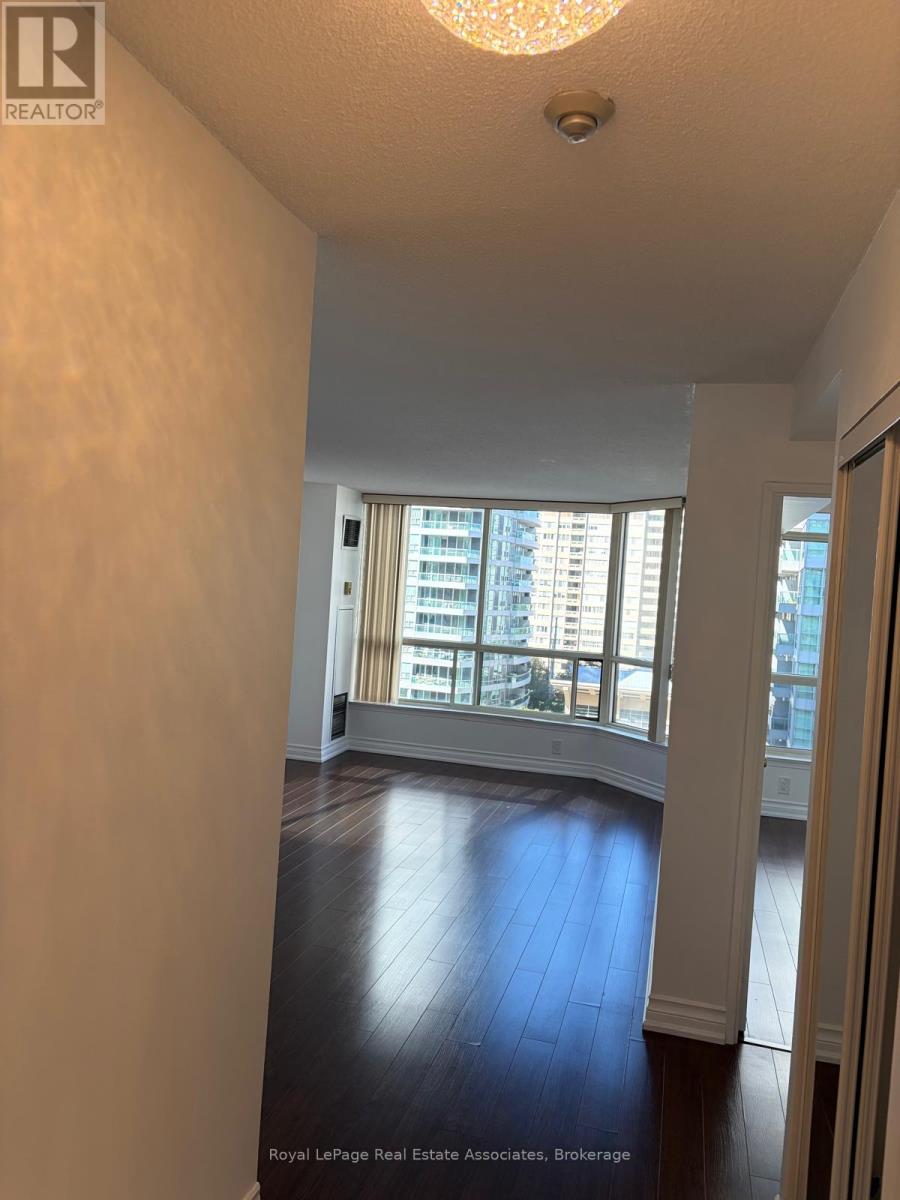 809 - 55 Elm Drive W, Mississauga, Ontario  L5B 3Z3 - Photo 15 - W13696656