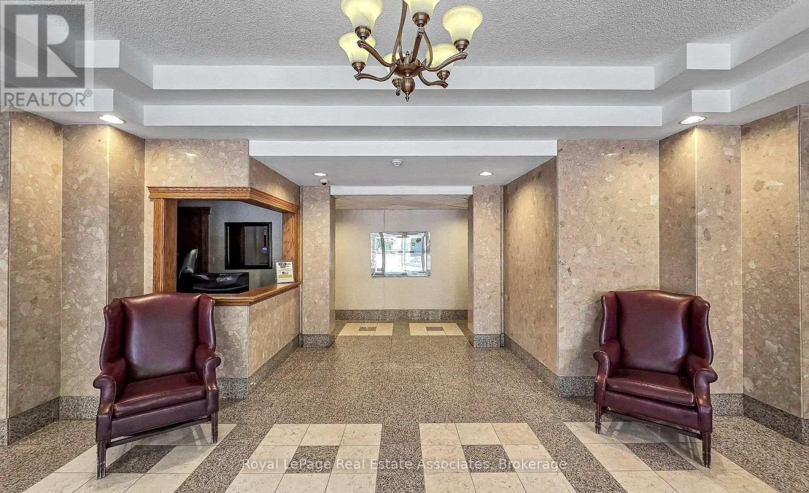 809 - 55 Elm Drive W, Mississauga, Ontario  L5B 3Z3 - Photo 3 - W13696656