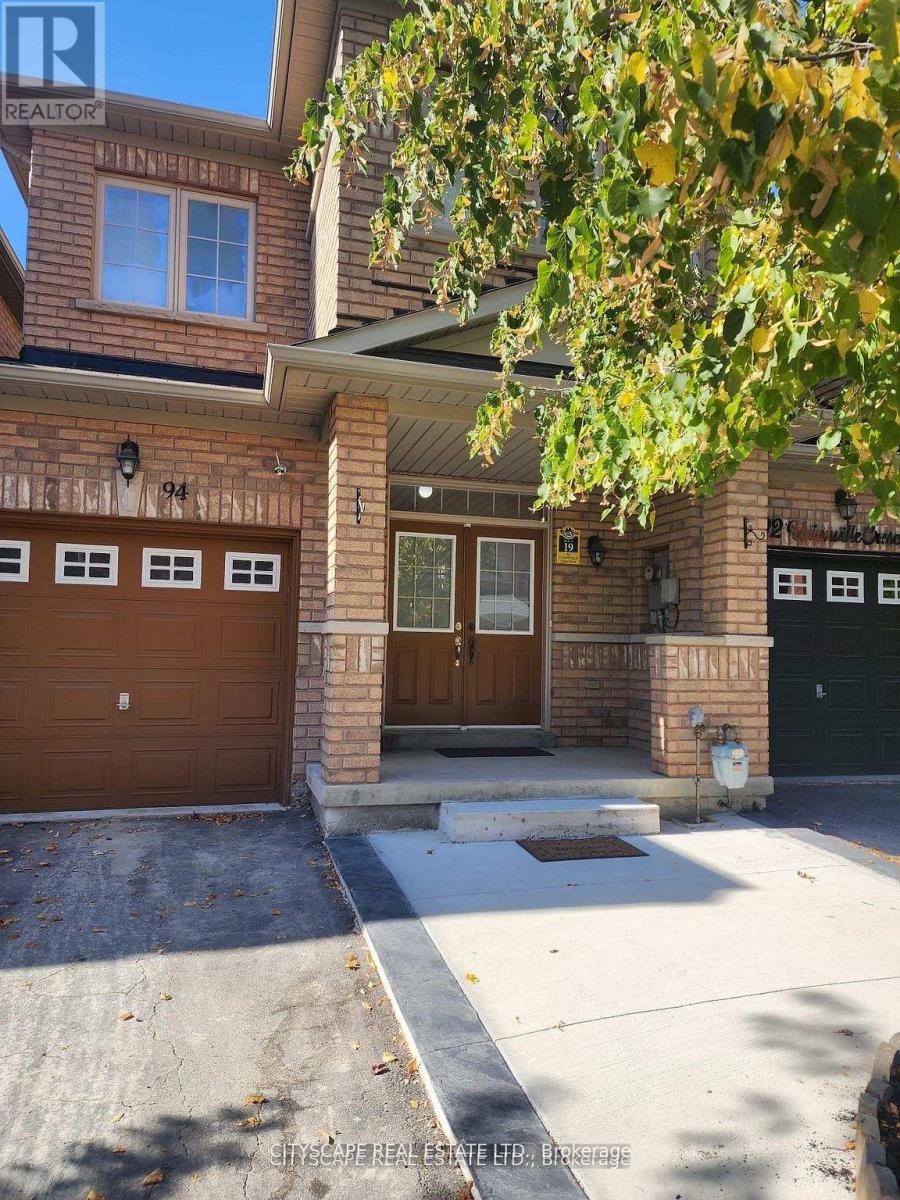 94 Unionville Crescent, Brampton, Ontario  L6P 2Z4 - Photo 2 - W13696674