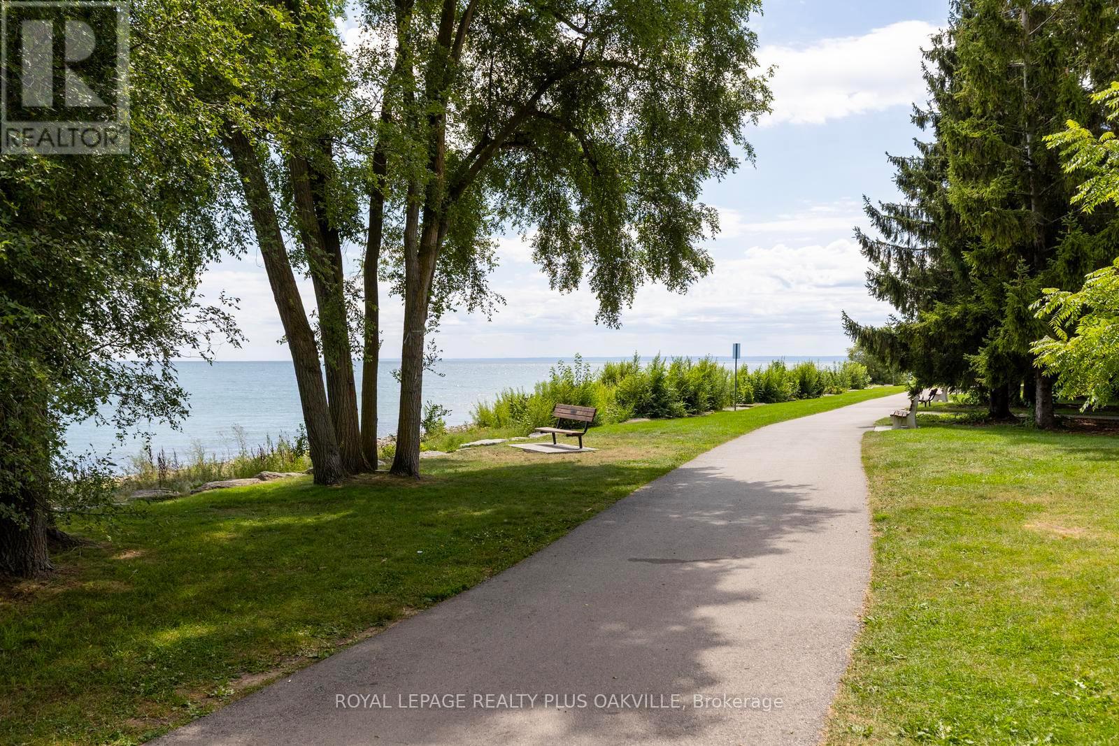 227 Sandwell Drive, Oakville, Ontario  L6L 4P3 - Photo 13 - W13696706