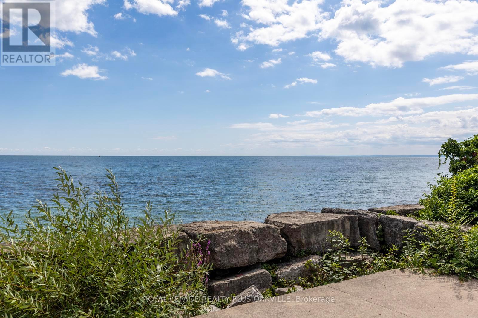 227 Sandwell Drive, Oakville, Ontario  L6L 4P3 - Photo 14 - W13696706