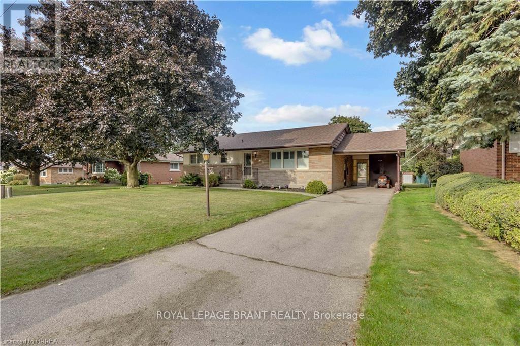 18 KINGSMOUNT CRESCENT, Brantford, Ontario