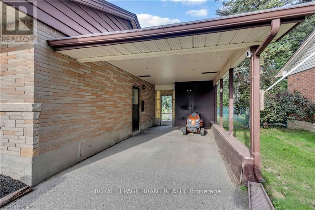 18 Kingsmount Crescent, Brantford, Ontario  N3T 5L7 - Photo 4 - X13696668
