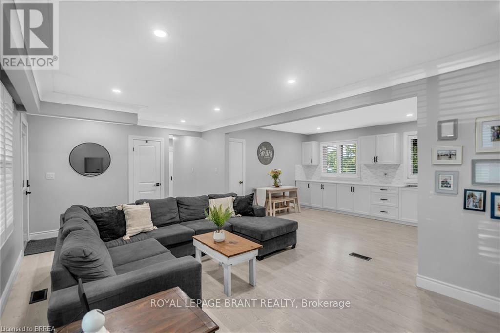 18 Kingsmount Crescent, Brantford, Ontario  N3T 5L7 - Photo 9 - X13696668