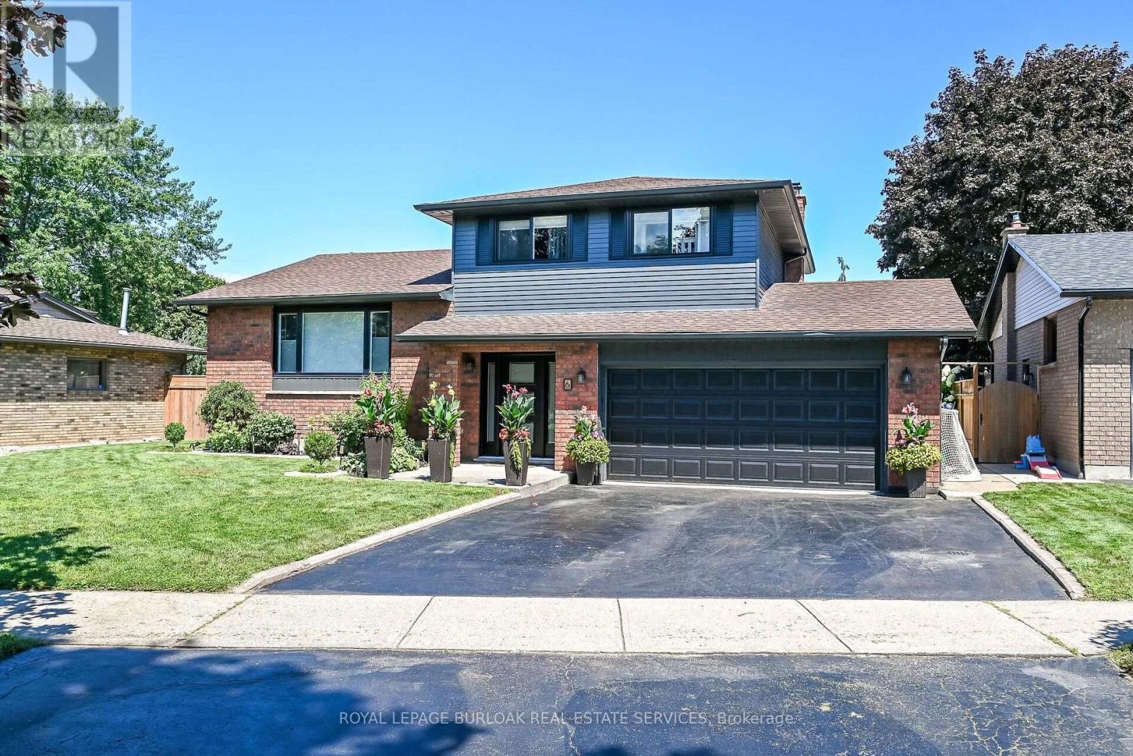 6 Margaret Avenue, Grimsby, Ontario  L3M 4S1 - Photo 1 - X13696676