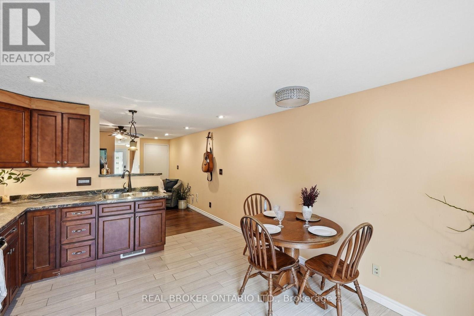 46 Andrews Drive, Mapleton, Ontario  N0G 1P0 - Photo 12 - X13696698