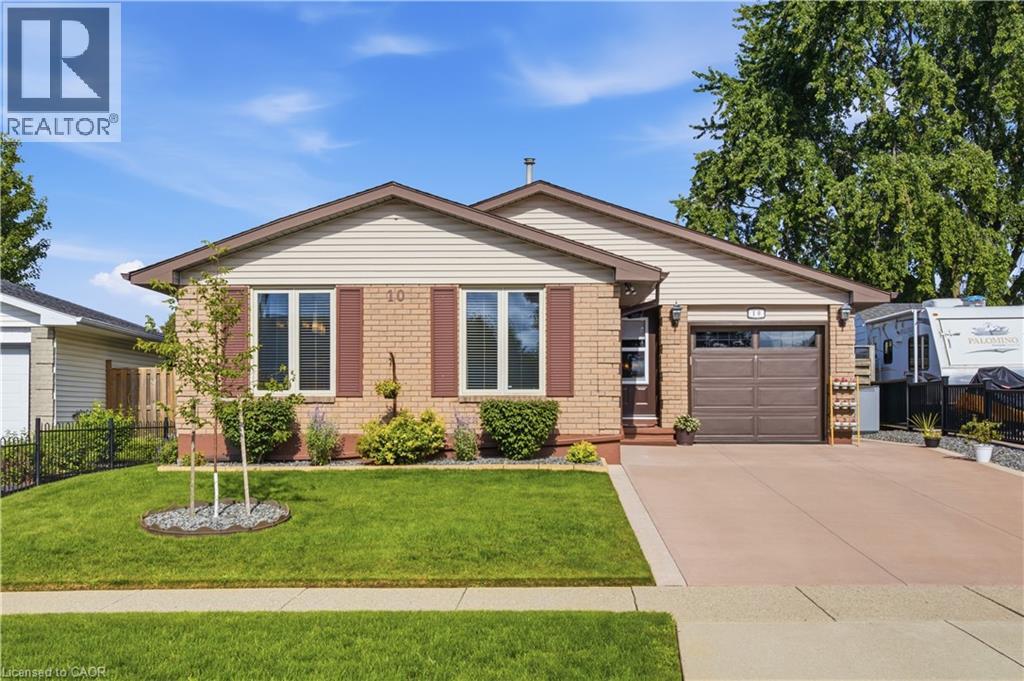 10 MACATEE Place, Cambridge, Ontario