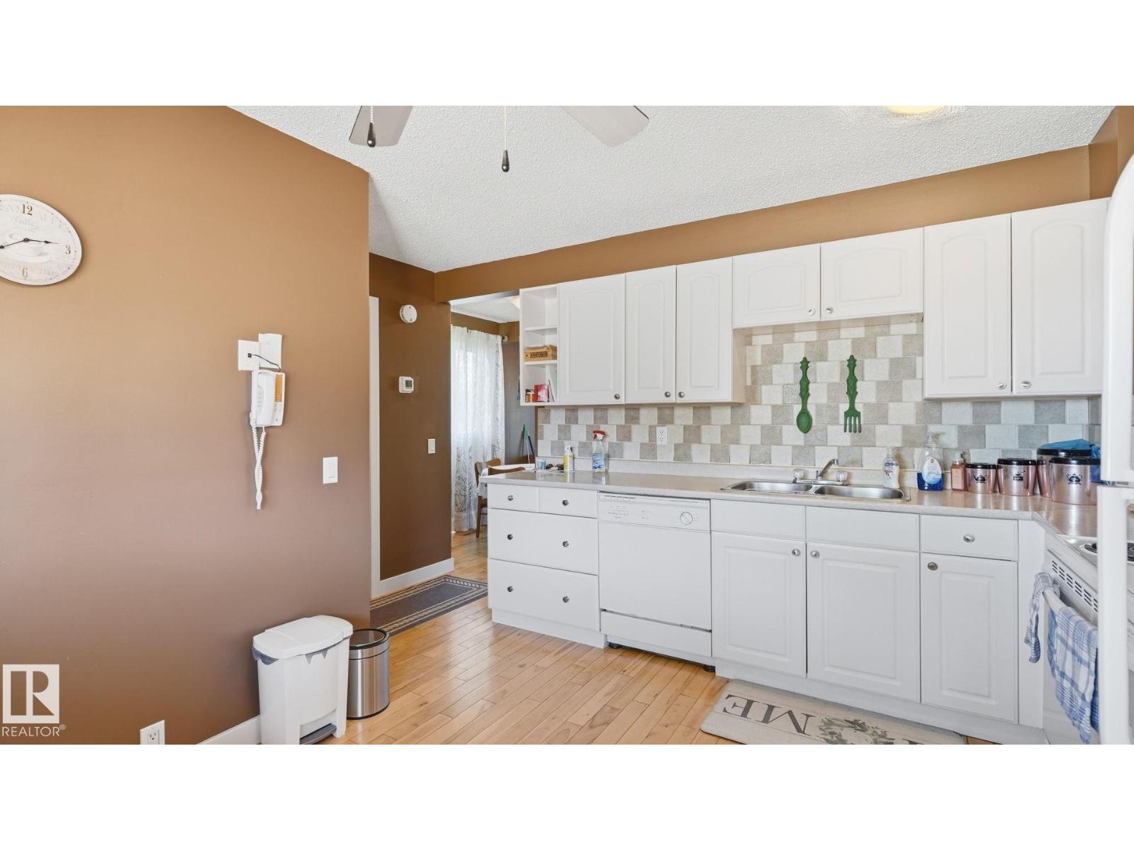 717 Village Dr, Sherwood Park, Alberta  T8A 4H9 - Photo 5 - E4504708