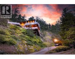 <div class="price">$2,388,000</div> 6965 Marine Drive, West Vancouver<br><div style="margin-bottom:8px;"><small>RE/MAX Masters Realty</small></div><div class='bed_bath'>3 Bed | 3 Bath</div>