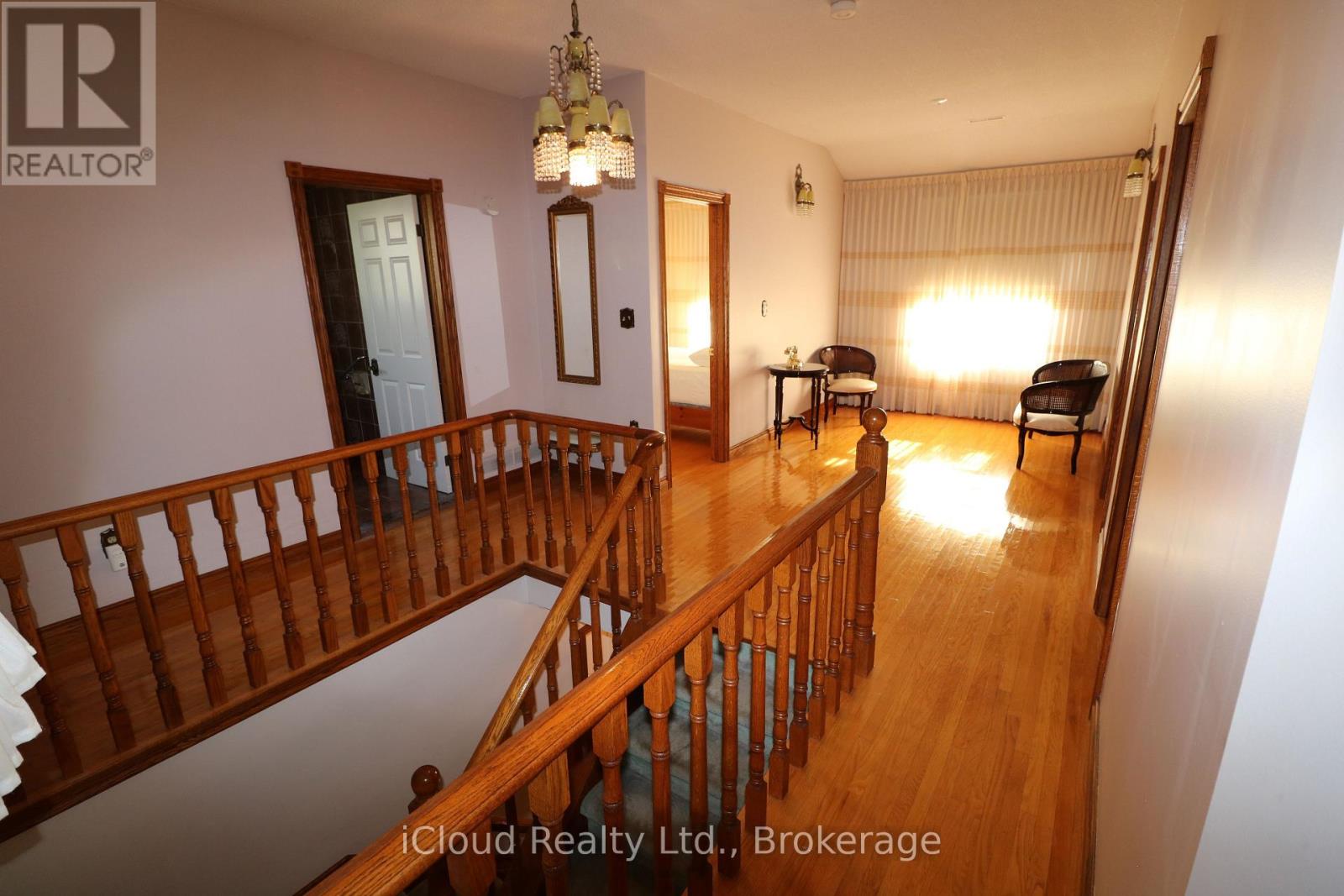 9 Benalto Road, Toronto, Ontario  M6A 2R7 - Photo 18 - W13696546