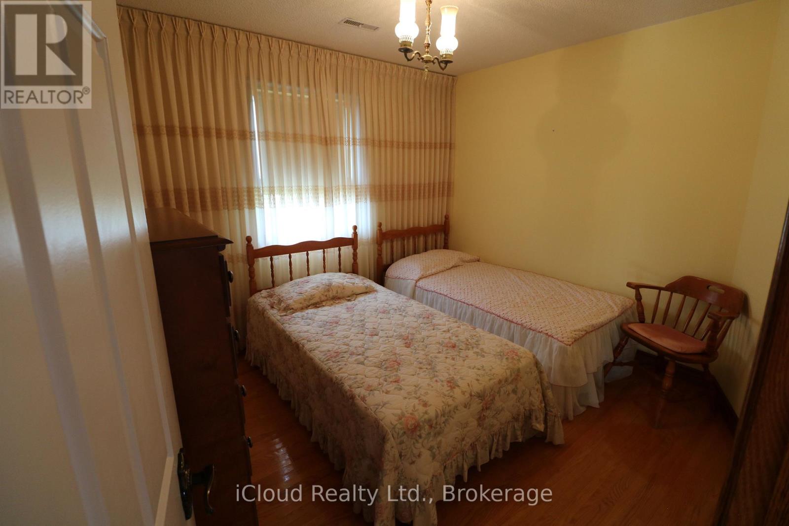 9 Benalto Road, Toronto, Ontario  M6A 2R7 - Photo 27 - W13696546