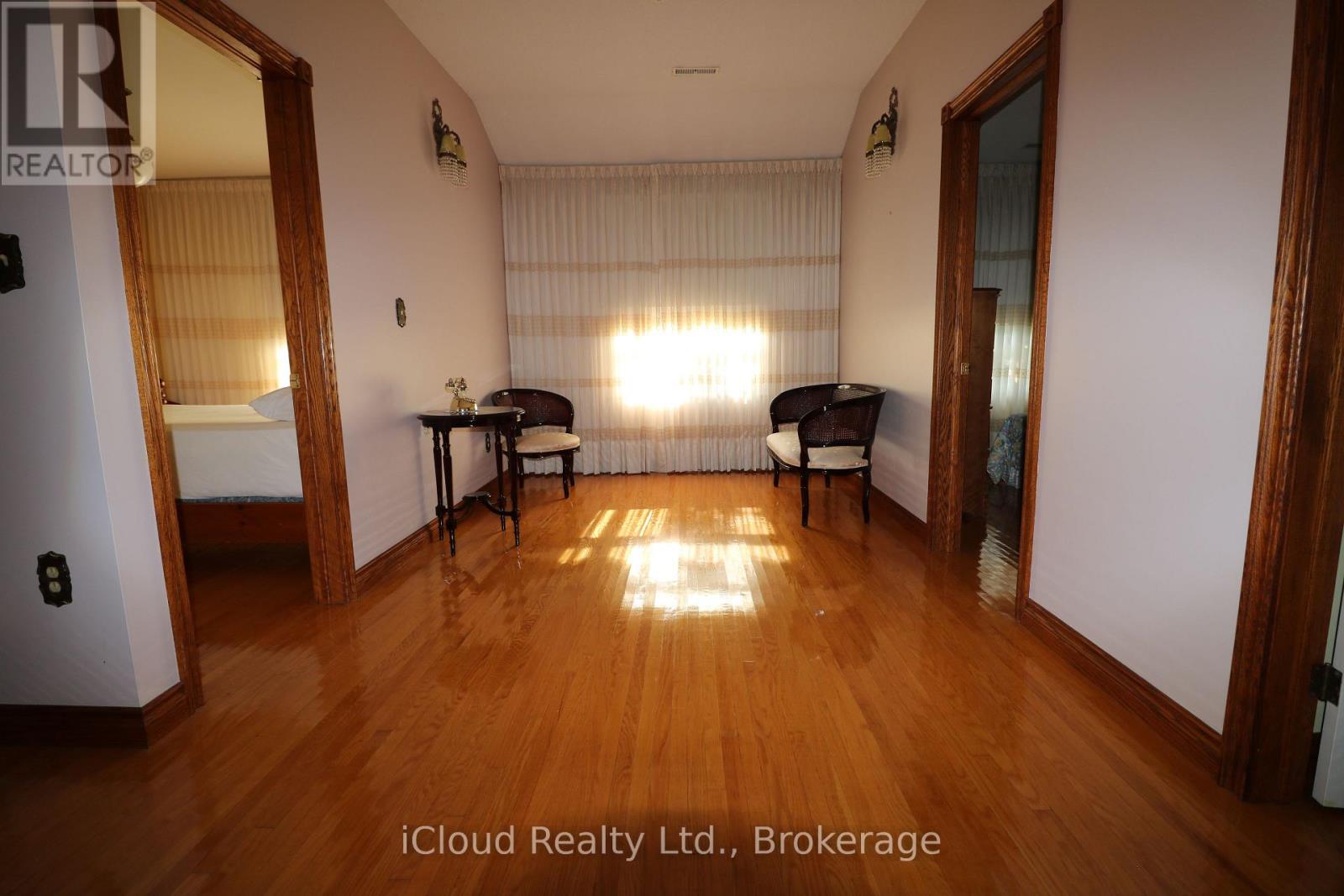 9 Benalto Road, Toronto, Ontario  M6A 2R7 - Photo 19 - W13696546
