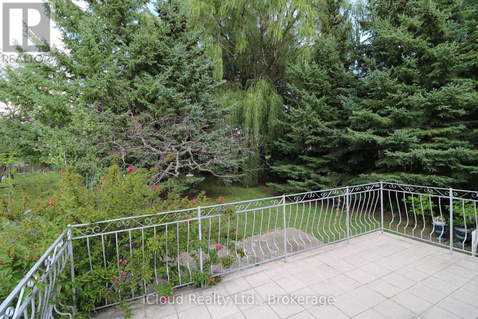 9 Benalto Road, Toronto, Ontario  M6A 2R7 - Photo 45 - W13696546