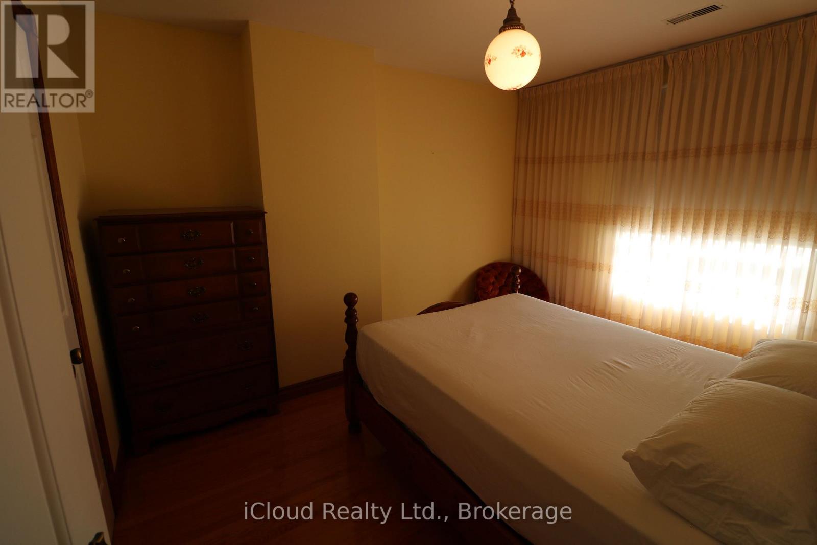 9 Benalto Road, Toronto, Ontario  M6A 2R7 - Photo 24 - W13696546
