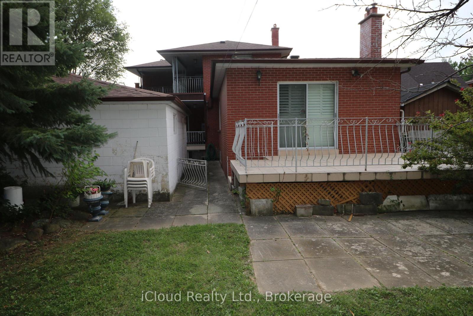 9 Benalto Road, Toronto, Ontario  M6A 2R7 - Photo 43 - W13696546