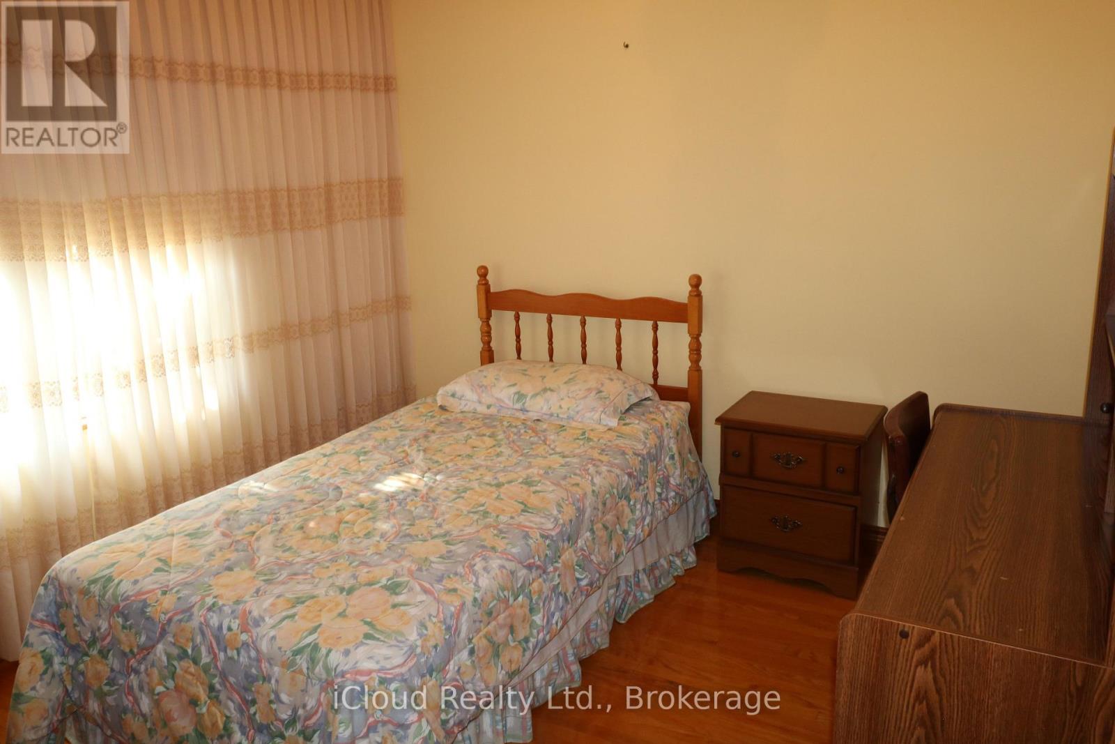 9 Benalto Road, Toronto, Ontario  M6A 2R7 - Photo 26 - W13696546