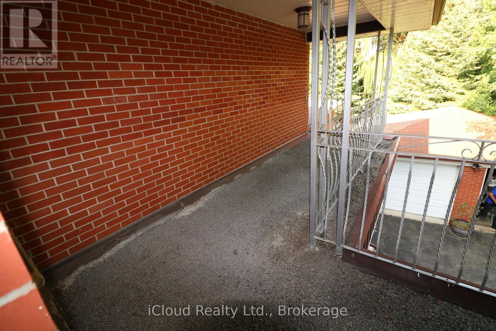 9 Benalto Road, Toronto, Ontario  M6A 2R7 - Photo 30 - W13696546