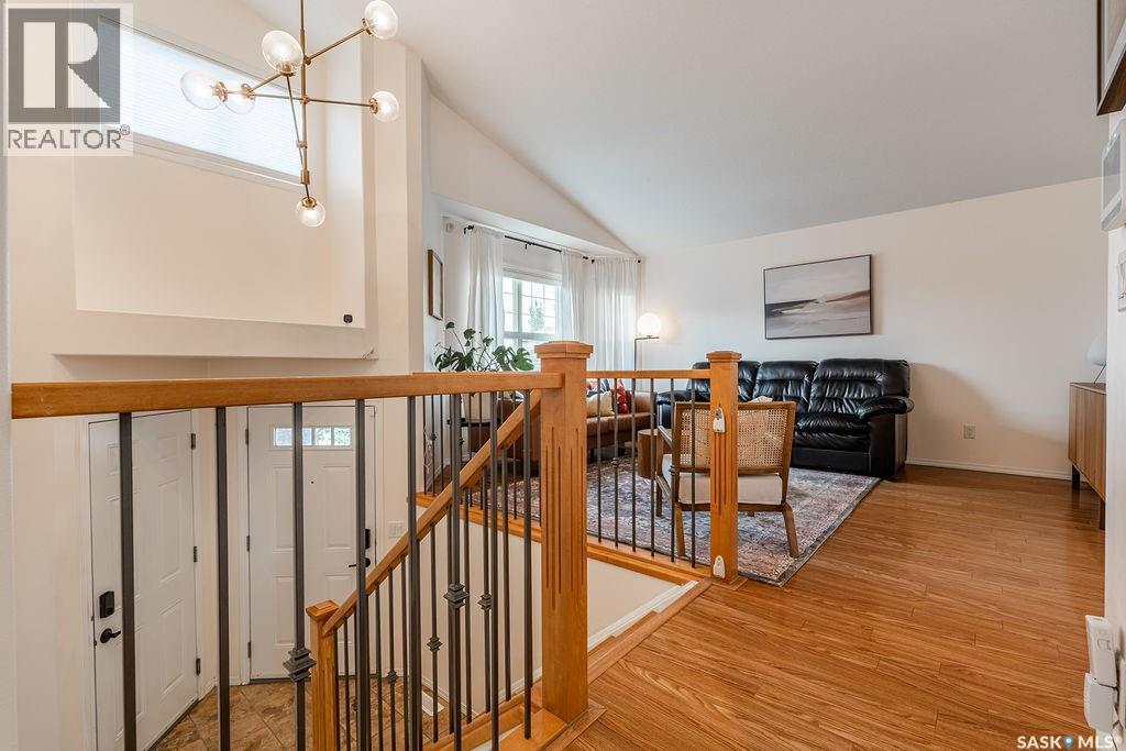 115 Blackstock Cove, Saskatoon, Saskatchewan  S7T 0H4 - Photo 3 - SK046117