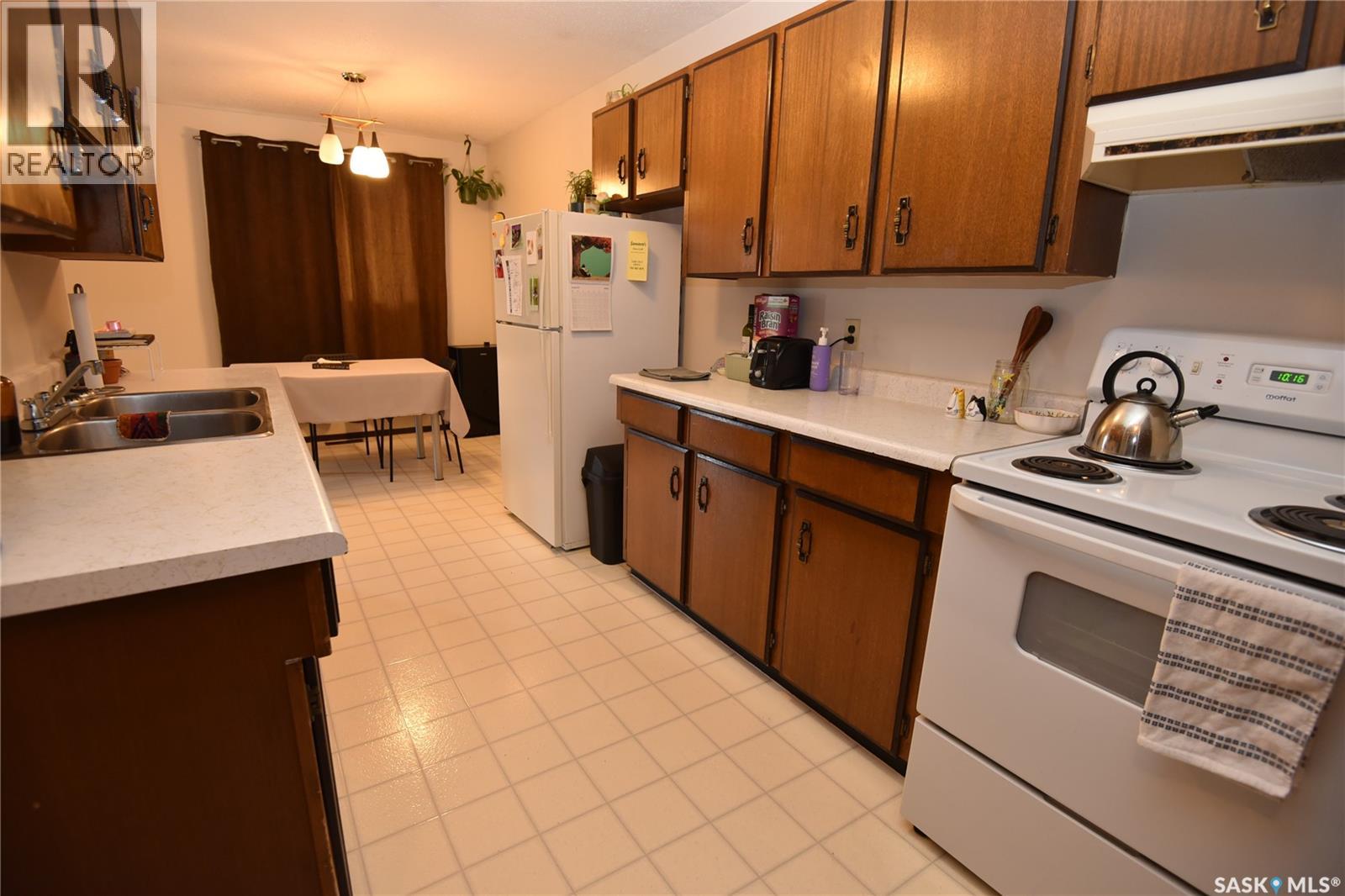 307 6th Street E, Nipawin, Saskatchewan  S0E 1E0 - Photo 27 - SK046073