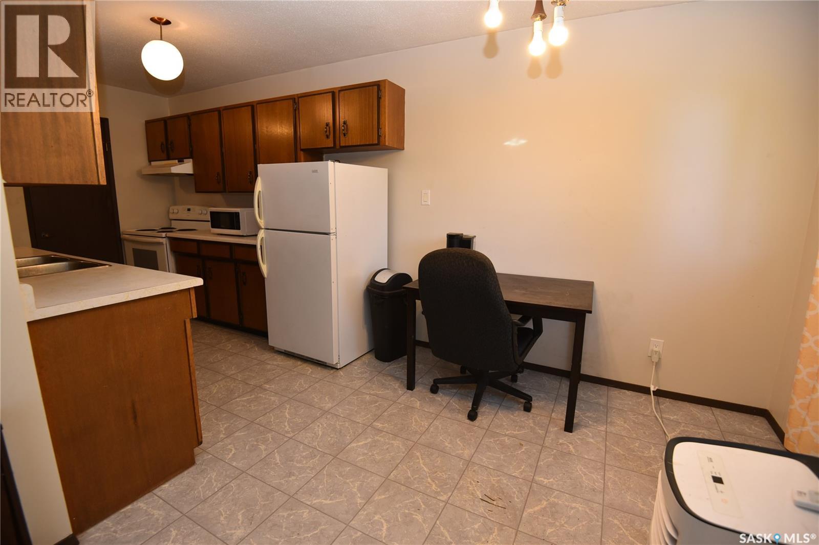 307 6th Street E, Nipawin, Saskatchewan  S0E 1E0 - Photo 9 - SK046073