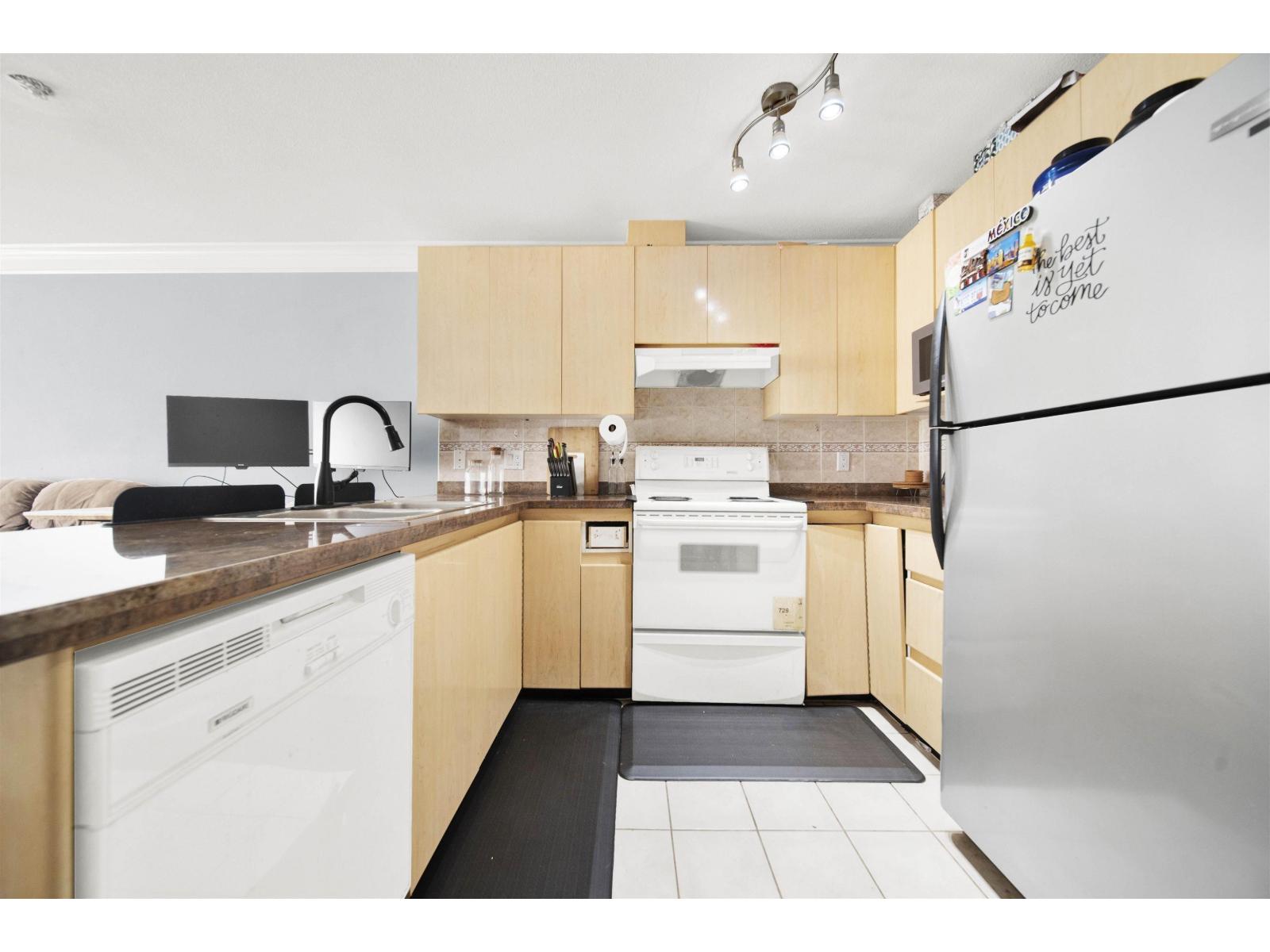 210 8115 121a Street, Surrey, British Columbia  V3W 1J2 - Photo 4 - R3157555