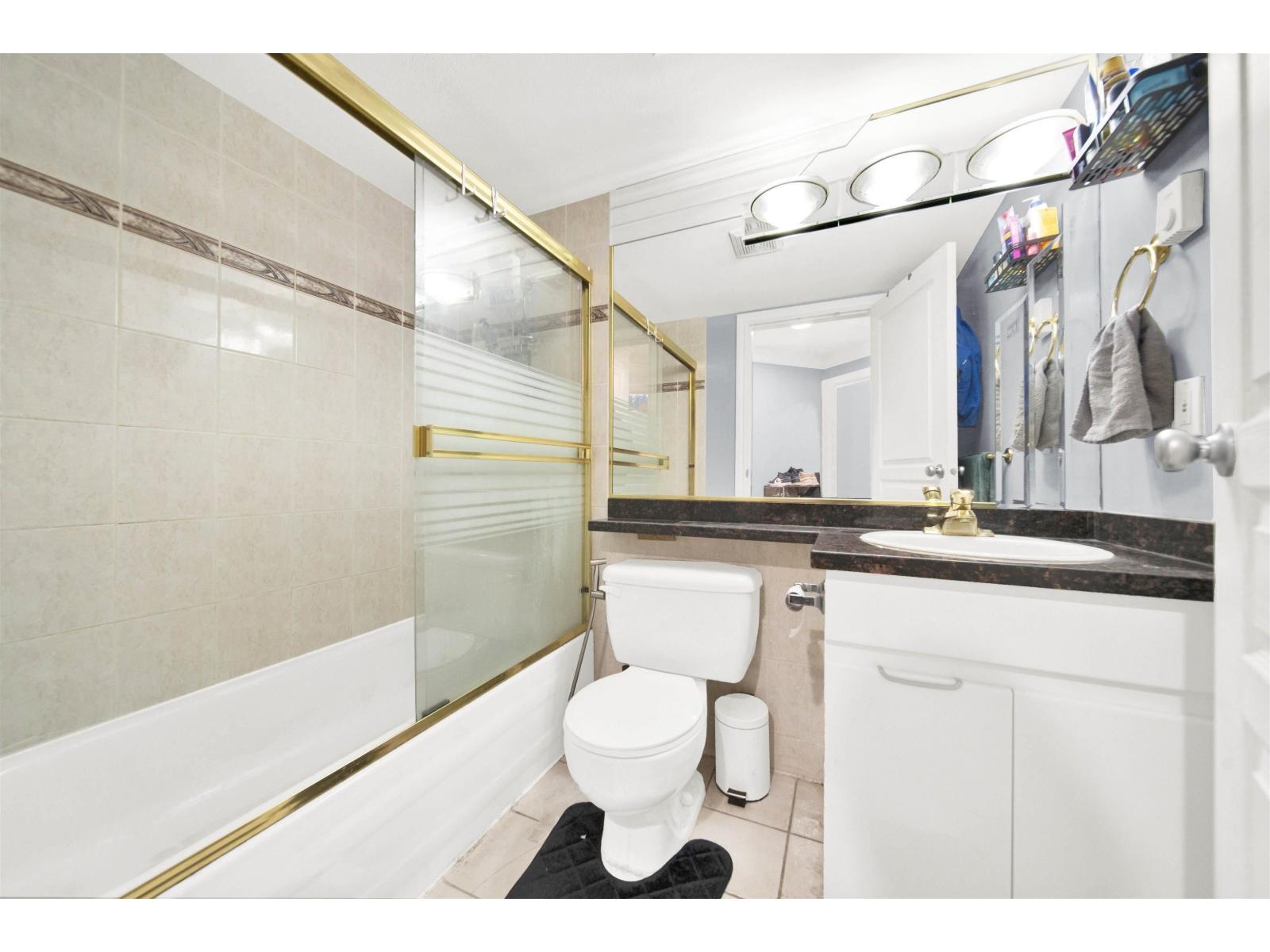 210 8115 121a Street, Surrey, British Columbia  V3W 1J2 - Photo 15 - R3157555