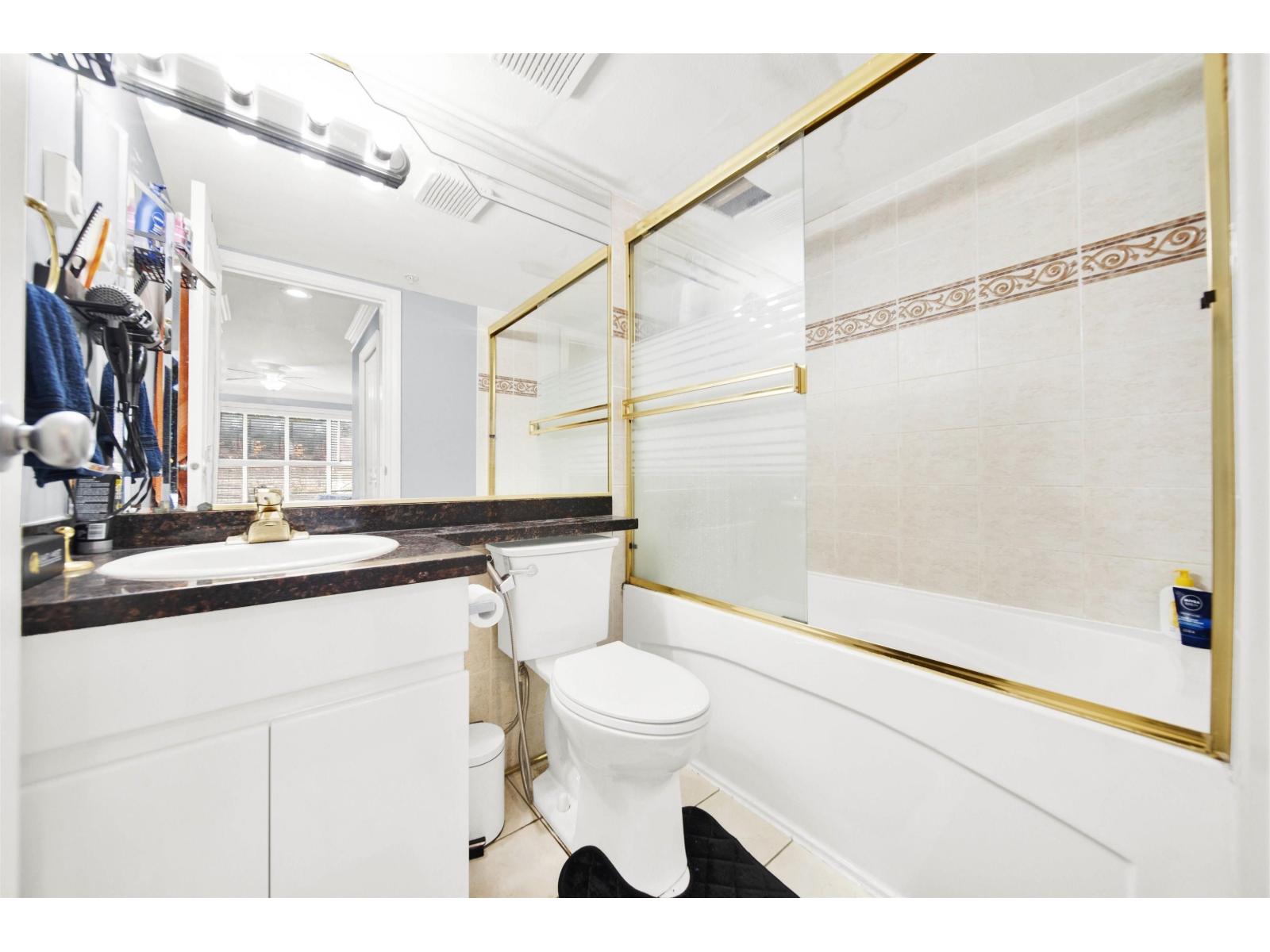 210 8115 121a Street, Surrey, British Columbia  V3W 1J2 - Photo 12 - R3157555