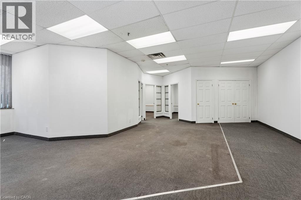 2150 Winston Park Drive Unit# 17, Oakville, Ontario  L6H 5W1 - Photo 3 - 40850708