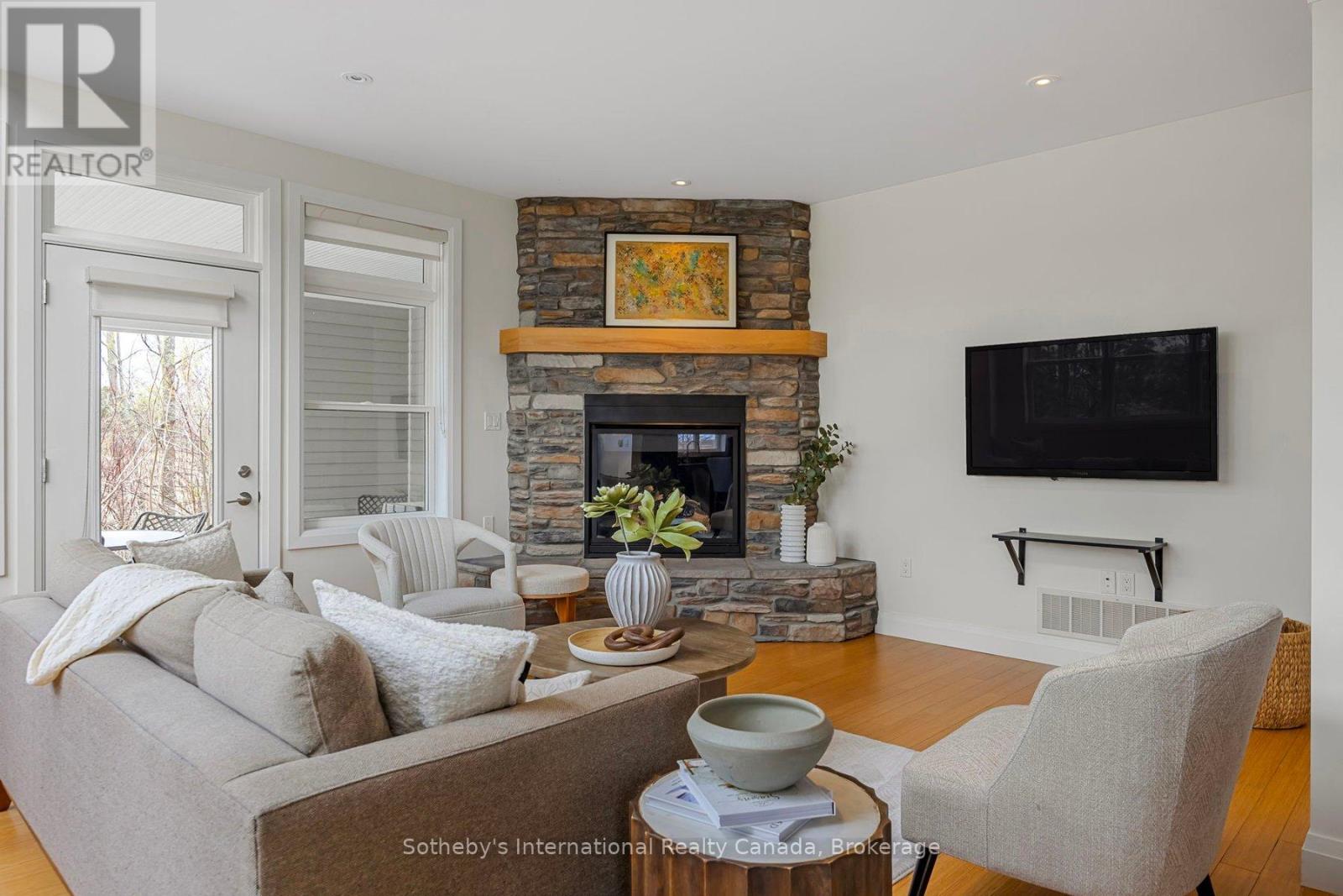 2 Swan Lane, Tay, Ontario  L0K 1R0 - Photo 11 - S12902836