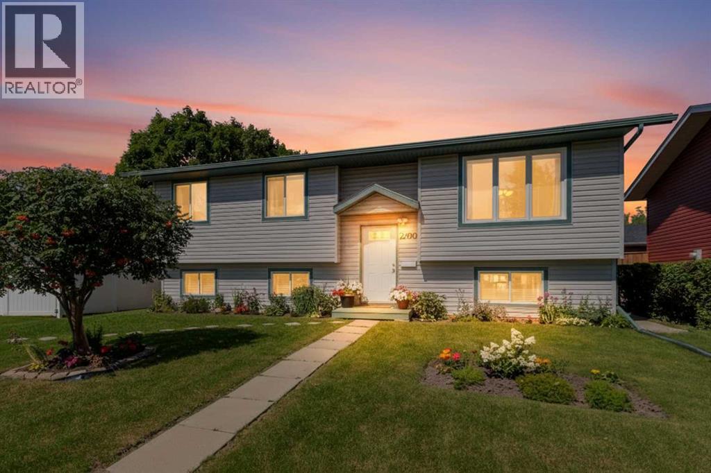 2100 25 Avenue, Bowden, Alberta  T0M 0K0 - Photo 1 - A2338469