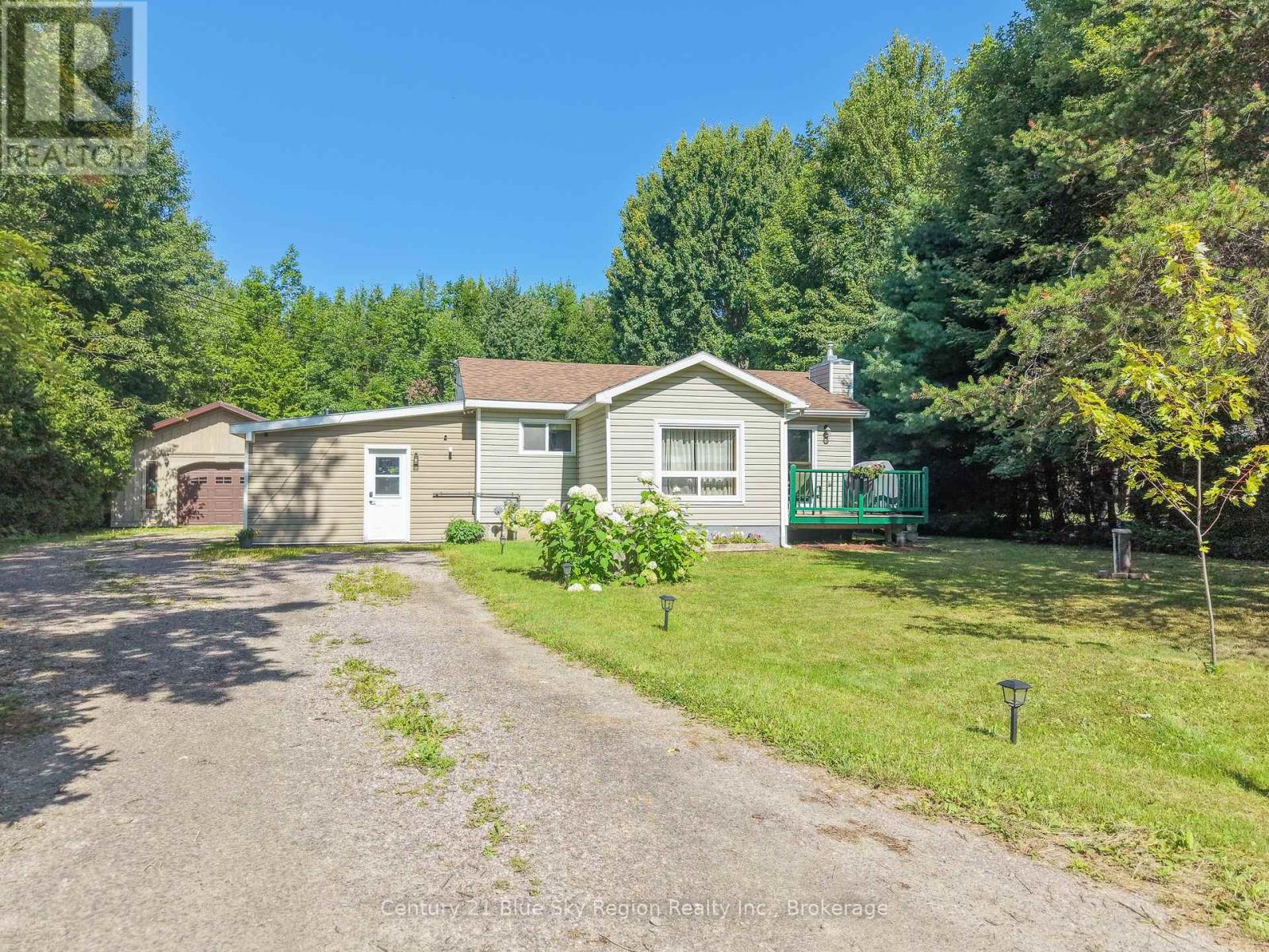 1004 Jocko Point Road, North Bay, Ontario  P1B 8G5 - Photo 1 - X13696760