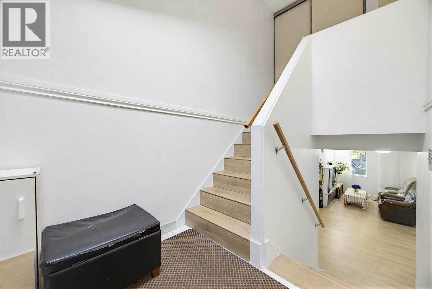 2757 Ellerslie Avenue, Burnaby, British Columbia  V5B 4R9 - Photo 3 - R3157562