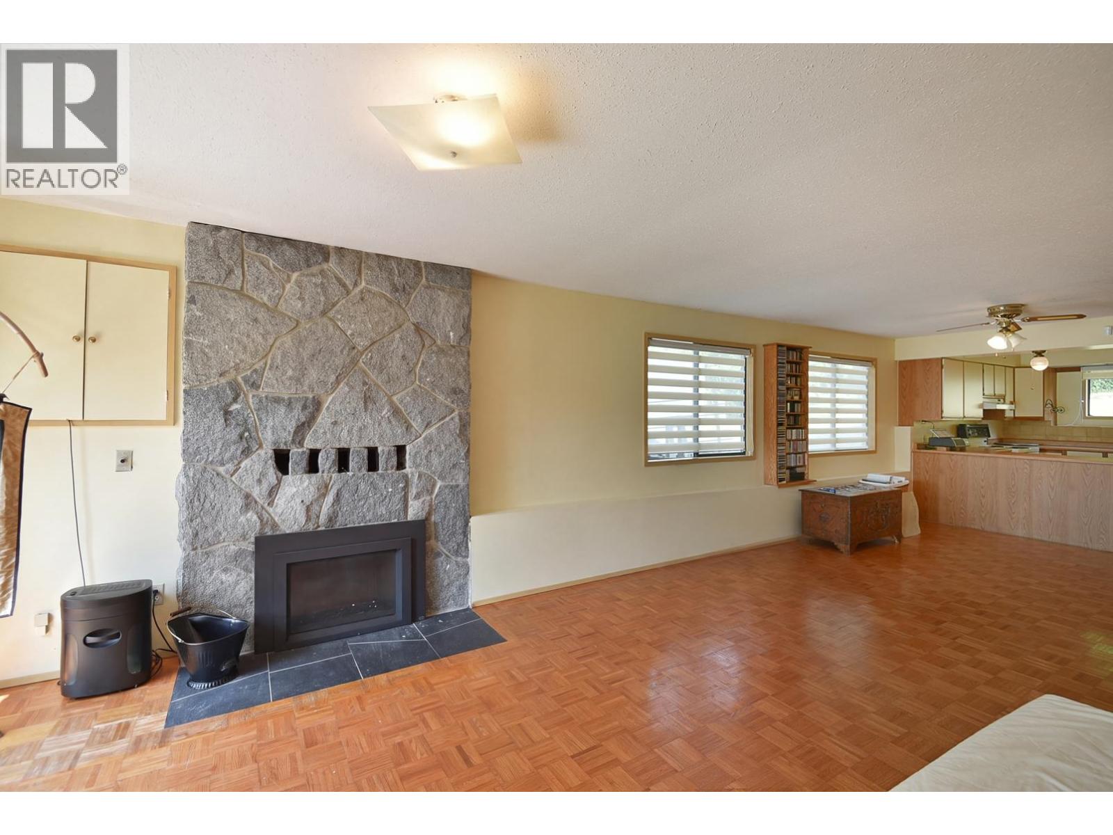6450 Jasper Road, Sechelt, British Columbia  V7Z 0S6 - Photo 18 - R3157526